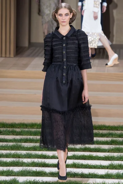 Look 28